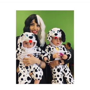 Cruella Deville and Dalamations costume